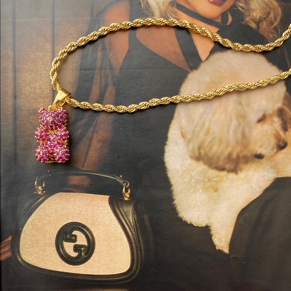 Last one- Auntie Bear Pendant - Picture 6 of 11